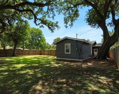 207 Jasmine Street - Photo Thumbnail 12