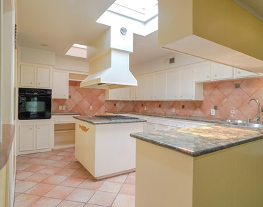 7914 Braes Meadow Drive - Photo Thumbnail 12