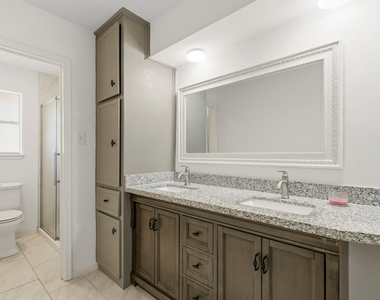 11810 Rowood Drive - Photo Thumbnail 9
