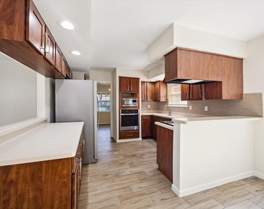 5942 Portal Drive - Photo Thumbnail 7
