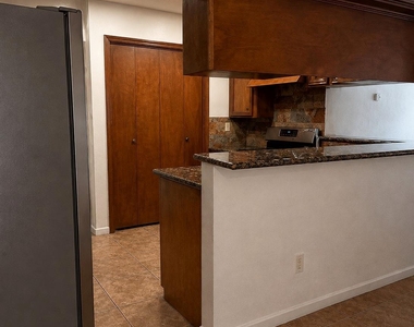 6603 Crakston Street - Photo Thumbnail 5