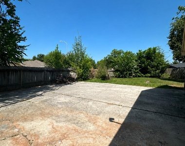 6603 Crakston Street - Photo Thumbnail 24