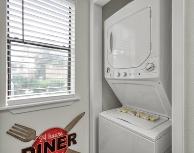 3900 Aspen Drive - Photo Thumbnail 13