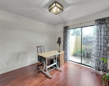 3900 Aspen Drive - Photo Thumbnail 8