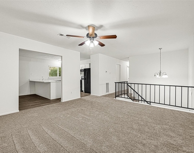 8610 Timber View Drive - Photo Thumbnail 13