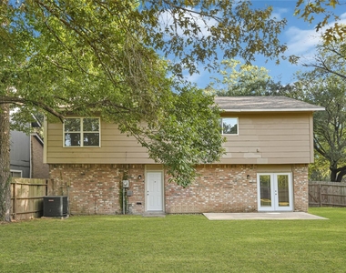 8610 Timber View Drive - Photo Thumbnail 2