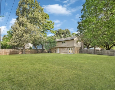 8610 Timber View Drive - Photo Thumbnail 3