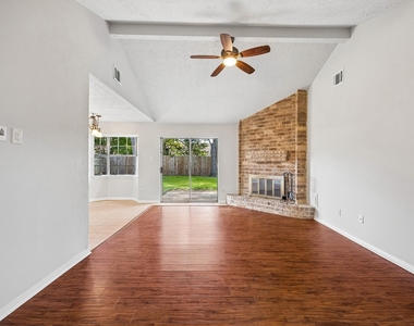 1605 Cypress Hollow Street - Photo Thumbnail 5