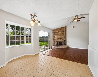 1605 Cypress Hollow Street - Photo Thumbnail 11