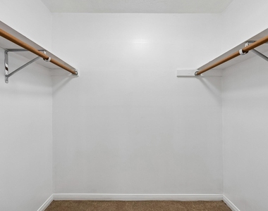 1605 Cypress Hollow Street - Photo Thumbnail 21
