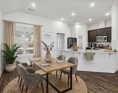 260 Shoreview Drive - Photo Thumbnail 2