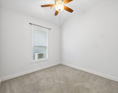 260 Shoreview Drive - Photo Thumbnail 10