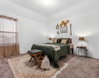 18426 White Stallion Lane - Photo Thumbnail 27