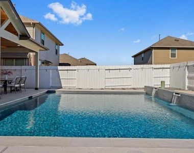 18426 White Stallion Lane - Photo Thumbnail 3