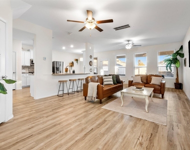 18426 White Stallion Lane - Photo Thumbnail 11