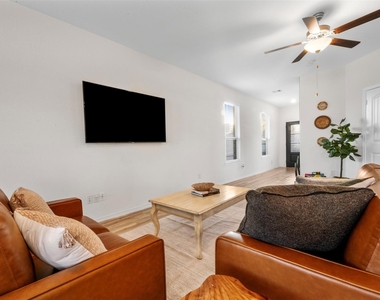 18426 White Stallion Lane - Photo Thumbnail 9
