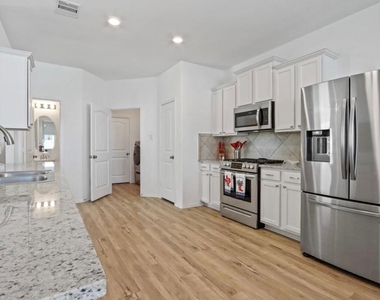 18426 White Stallion Lane - Photo Thumbnail 14