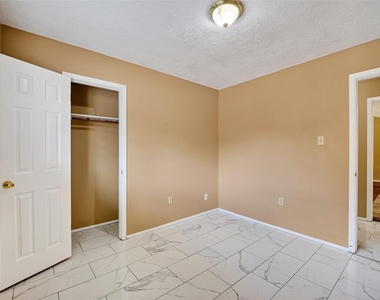 1379 Wrotham Lane - Photo Thumbnail 19