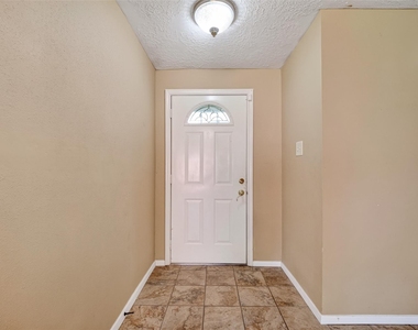 1379 Wrotham Lane - Photo Thumbnail 5