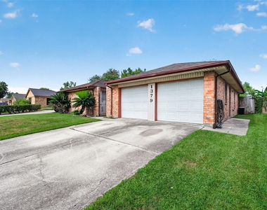 1379 Wrotham Lane - Photo Thumbnail 3