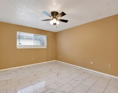1379 Wrotham Lane - Photo Thumbnail 16