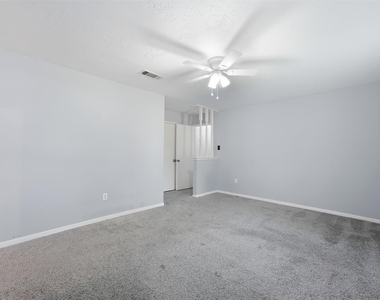 8614 Sherrywood Drive - Photo Thumbnail 5