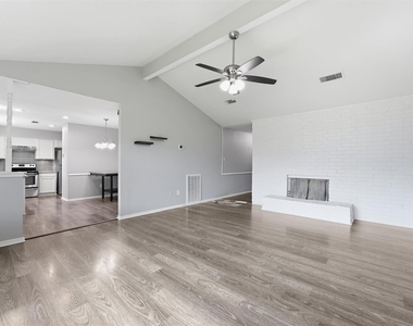 8614 Sherrywood Drive - Photo Thumbnail 10