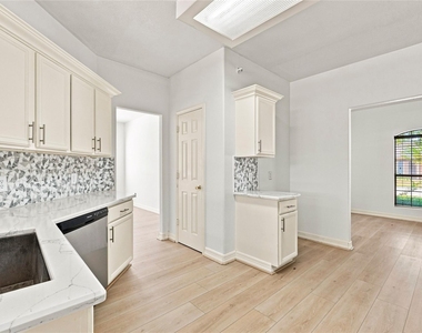 18318 Alemarble Oak Street - Photo Thumbnail 5