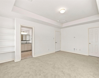 18318 Alemarble Oak Street - Photo Thumbnail 15
