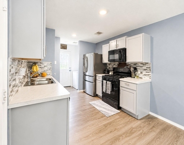 1310 Vincente Court - Photo Thumbnail 5