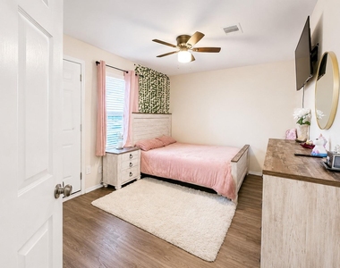 1310 Vincente Court - Photo Thumbnail 8