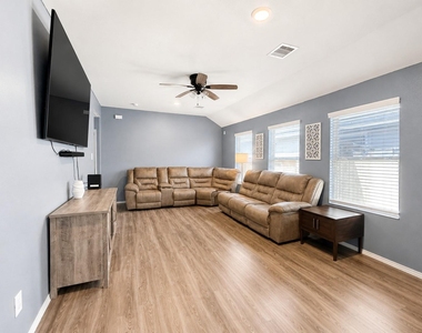 1310 Vincente Court - Photo Thumbnail 2