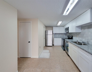 1210 New Tree Lane - Photo Thumbnail 10