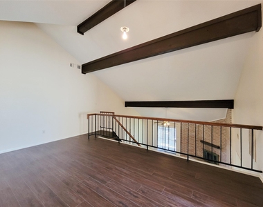 1210 New Tree Lane - Photo Thumbnail 6