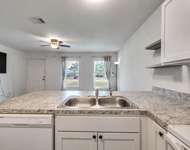 2029 6th Street - Photo Thumbnail 9