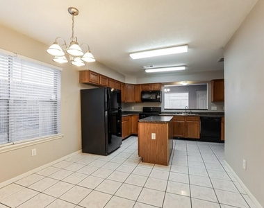 10326 Timberloch Drive - Photo Thumbnail 4