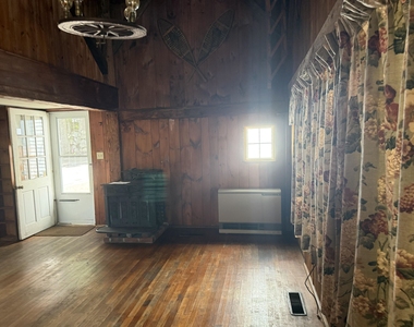 572 S Main - Photo Thumbnail 2