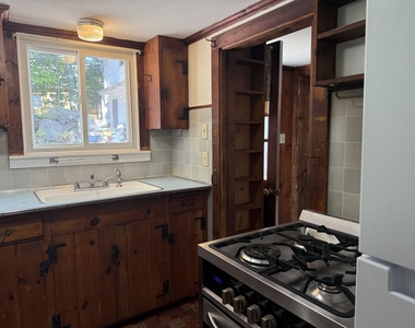 572 S Main - Photo Thumbnail 10