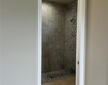 121 Bethlehem Place - Photo Thumbnail 3