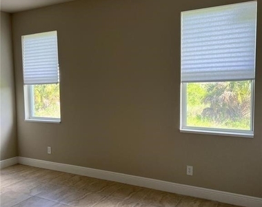 121 Bethlehem Place - Photo Thumbnail 10