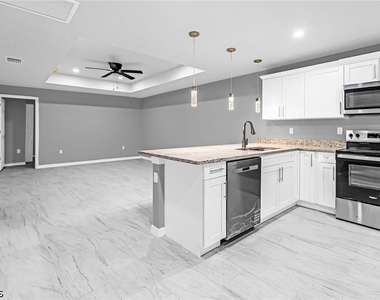 3510 S Grimsley Court - Photo Thumbnail 14