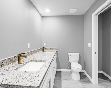 3510 S Grimsley Court - Photo Thumbnail 15
