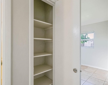 208 Norwich Avenue - Photo Thumbnail 14
