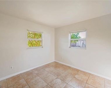 208 Norwich Avenue - Photo Thumbnail 17