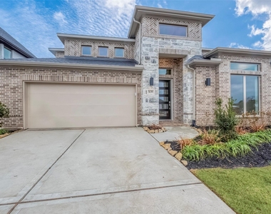 5139 Albany Shores Lane - Photo Thumbnail 2