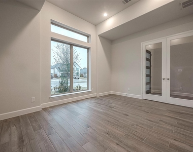 5139 Albany Shores Lane - Photo Thumbnail 6