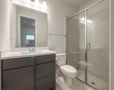 5139 Albany Shores Lane - Photo Thumbnail 9