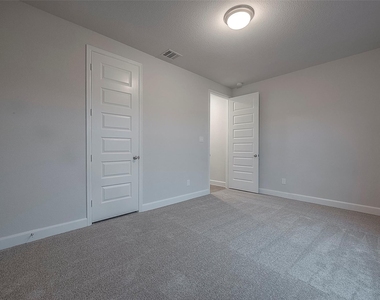 5139 Albany Shores Lane - Photo Thumbnail 8
