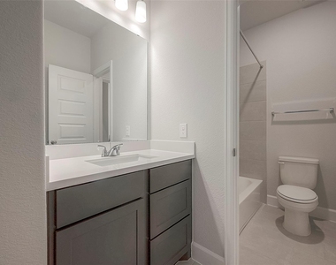 5139 Albany Shores Lane - Photo Thumbnail 31