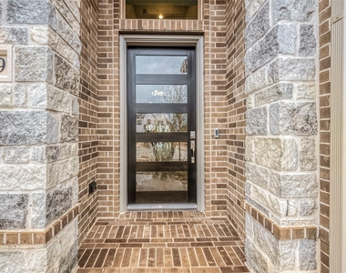 5139 Albany Shores Lane - Photo Thumbnail 4